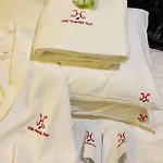 Ananda Huo Paris